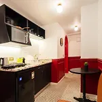 The Red-Hot Retro Studio Cairo\'S Downtown